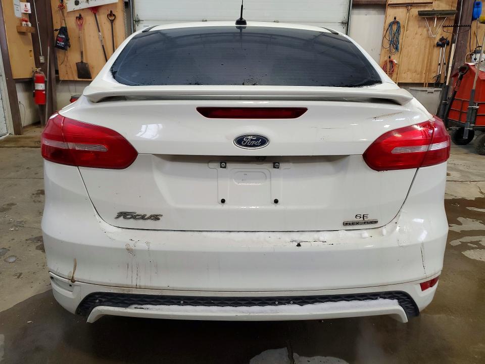 77426215 :رقم المزاد ، 1FADP3F26FL271617 vin ، 2015 Ford Focus Se مزاد بيع