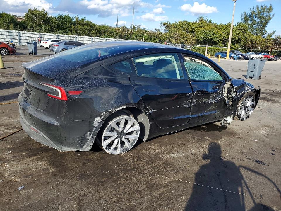 2025 Tesla Model 3 მანქანა იყიდება აუქციონზე, vin: 5YJ3E1EA2SF037027, აუქციონის ნომერი: 75991835