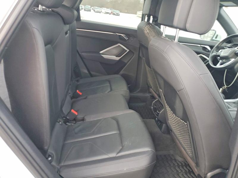 75583905 :رقم المزاد ، WA1EECF31K1082144 vin ، 2019 Audi Q3 مزاد بيع