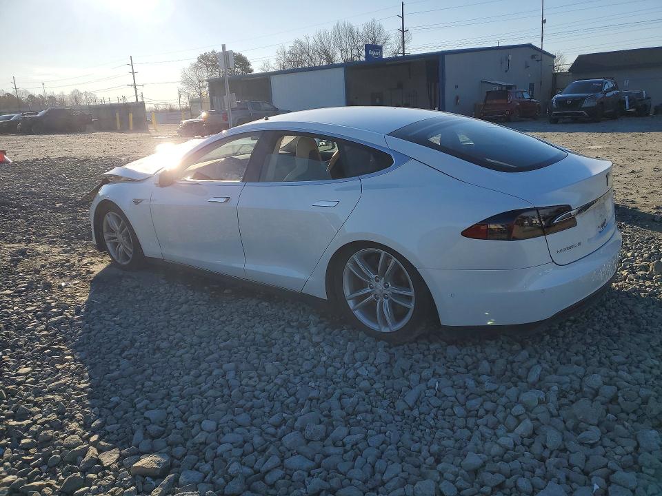 2015 Tesla Model S მანქანა იყიდება აუქციონზე, vin: 5YJSA4H21FFP77395, აუქციონის ნომერი: 78440665