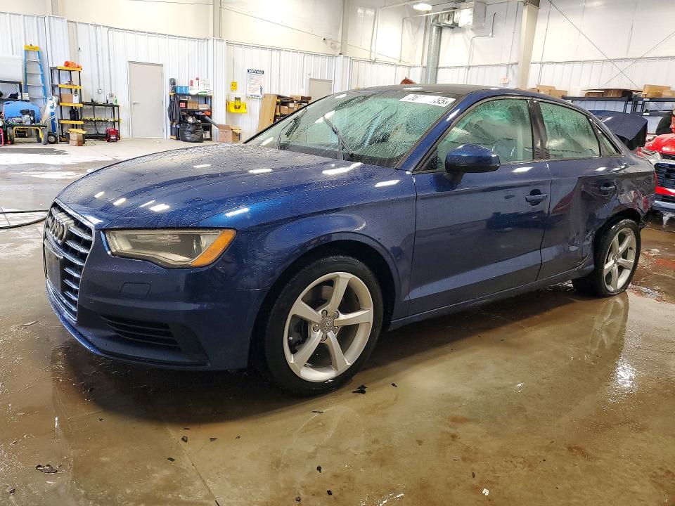 Продажа на аукционе авто 2015 Audi A3, vin: WAUACGFF2F1007211, номер лота: 76920655