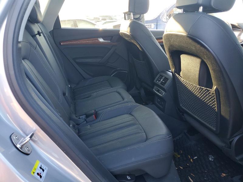 76986025 :رقم المزاد ، WA1EAAFY4N2100291 vin ، 2022 Audi Q5 مزاد بيع