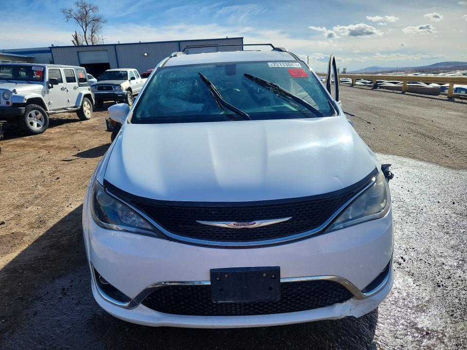 77113685 :رقم المزاد ، 2C4RC1BG5LR120370 vin ، 2020 Chrysler Pacifica مزاد بيع