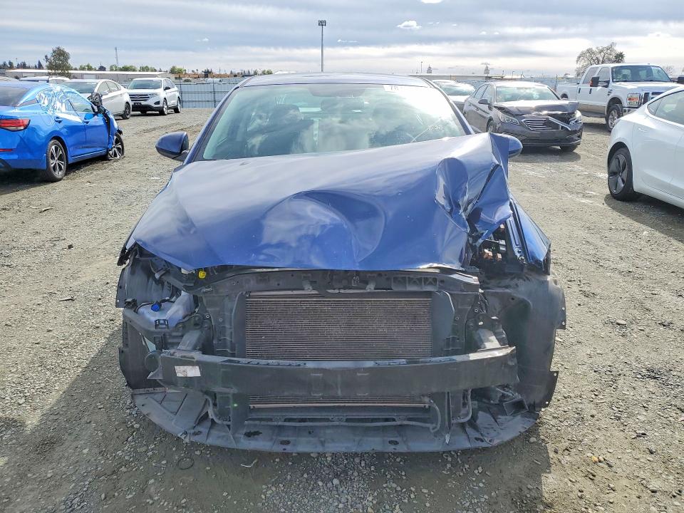 78168735 :رقم المزاد ، 5NPD74LFXHH201617 vin ، 2017 Hyundai Elantra مزاد بيع