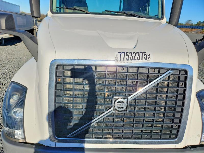 2017 Volvo Vnl მანქანა იყიდება აუქციონზე, vin: 4V4N39TG5HN988082, აუქციონის ნომერი: 77532375