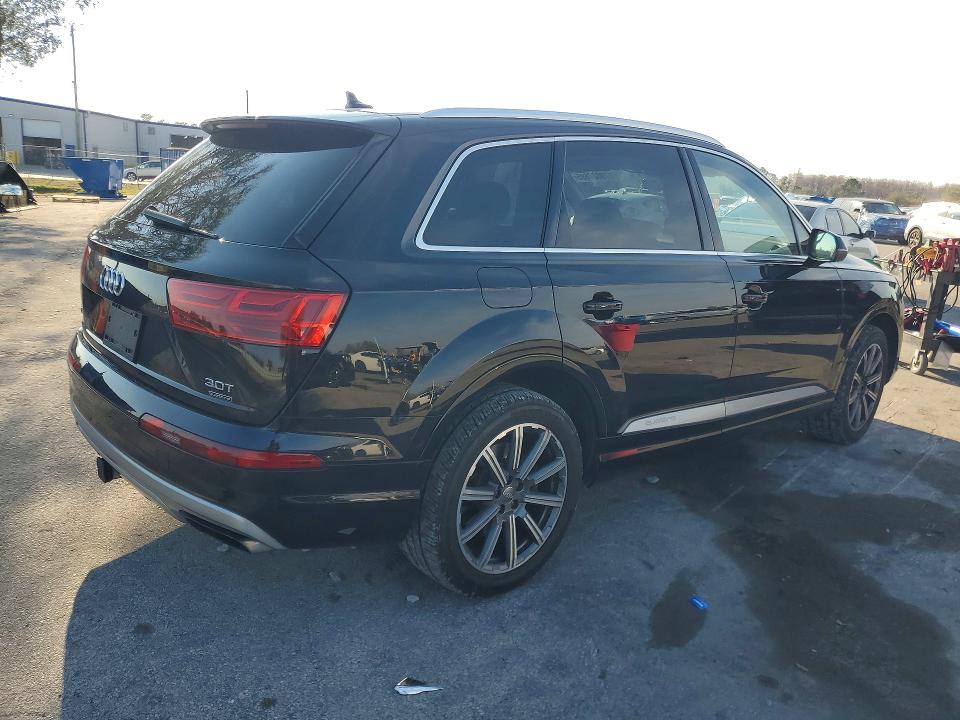 79028685 :رقم المزاد ، WA1LAAF77HD043964 vin ، 2017 Audi Q7 مزاد بيع