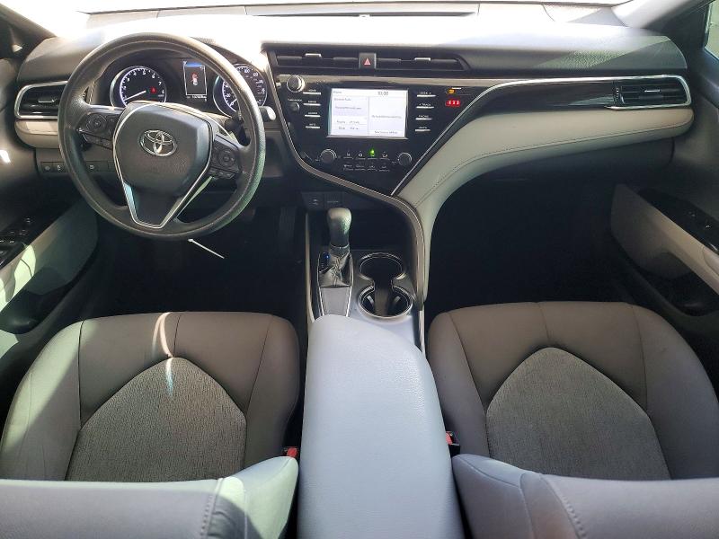 73635325 :رقم المزاد ، 4T1B11HK3JU037034 vin ، 2018 Toyota Camry مزاد بيع