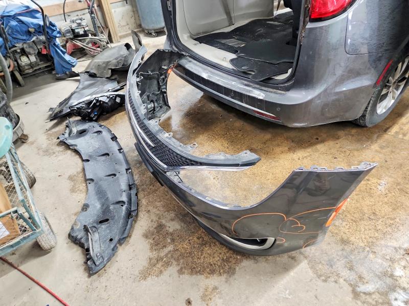 2018 Chrysler Pacifica მანქანა იყიდება აუქციონზე, vin: 2C4RC1BG8JR217754, აუქციონის ნომერი: 74818505