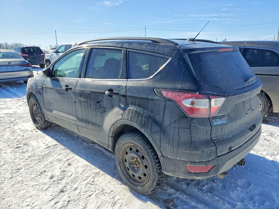 76942945 :رقم المزاد ، 1FMCU9GD1HUD21544 vin ، 2017 Ford Escape Se مزاد بيع