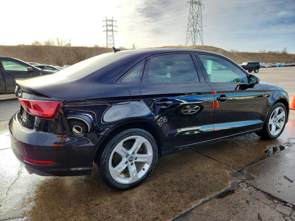 Продажа на аукционе авто 2018 Audi A3, vin: WAUB8GFF1J1005478, номер лота: 78296265