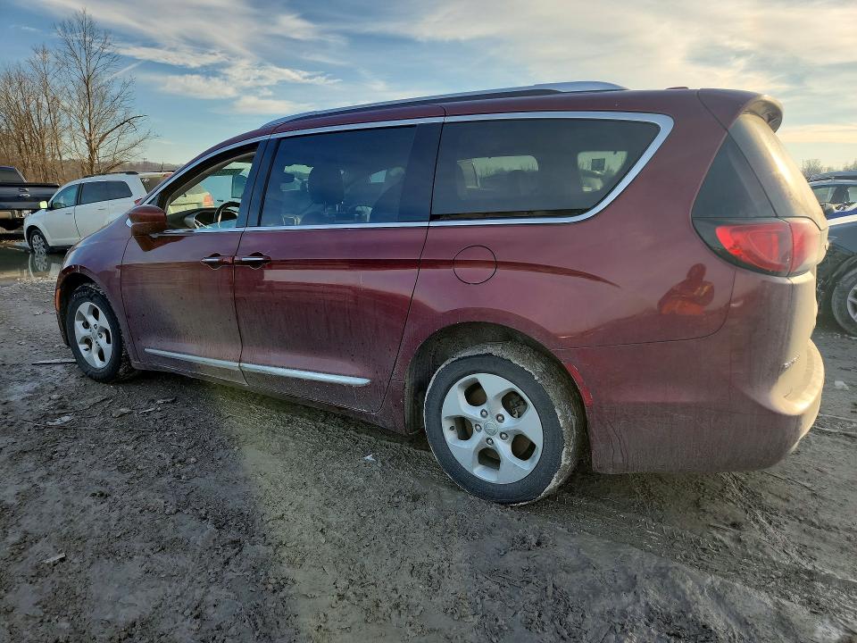 76733745 :رقم المزاد ، 2C4RC1EG2HR637838 vin ، 2017 Chrysler Pacifica مزاد بيع