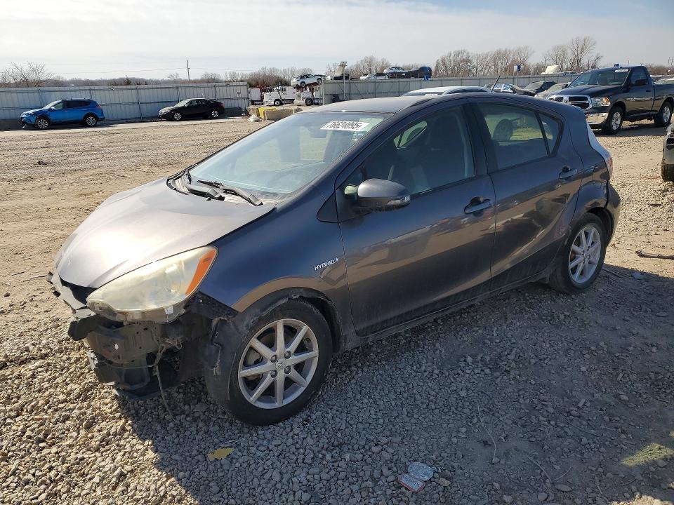 2013 Toyota Prius C მანქანა იყიდება აუქციონზე, vin: JTDKDTB38D1546700, აუქციონის ნომერი: 76624095
