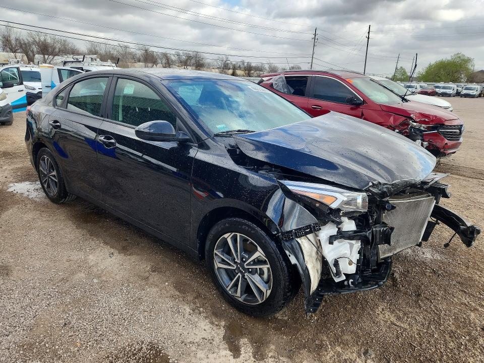 77888195 :رقم المزاد ، 3KPF24AD2RE708915 vin ، 2024 Kia Forte مزاد بيع