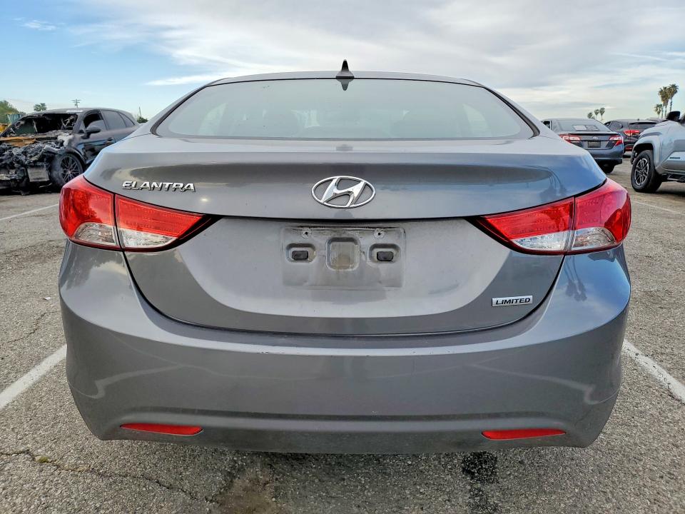 75702025 :رقم المزاد ، 5NPDH4AE9DH264869 vin ، 2013 Hyundai Elantra مزاد بيع