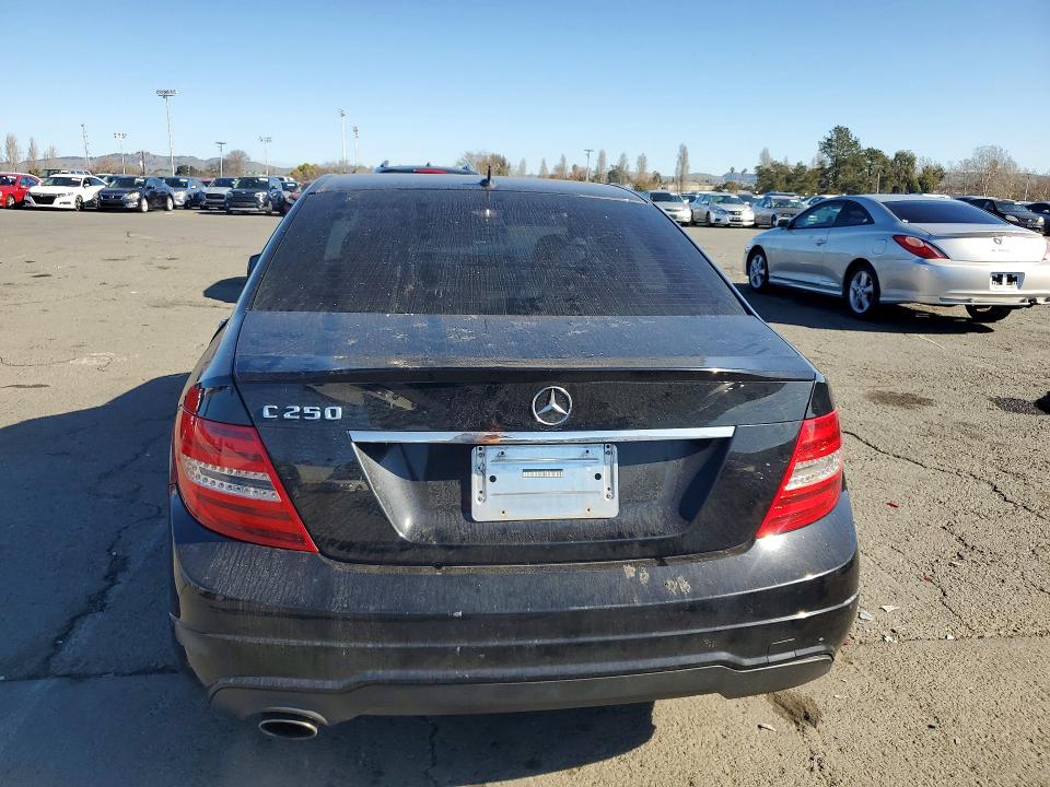 2013 Mercedes-benz C მანქანა იყიდება აუქციონზე, vin: WDDGF4HB7DA796570, აუქციონის ნომერი: 75474445