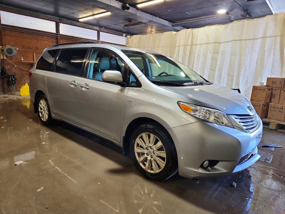 77319025 :رقم المزاد ، 5TDDZ3DC0HS159610 vin ، 2017 Toyota Sienna مزاد بيع