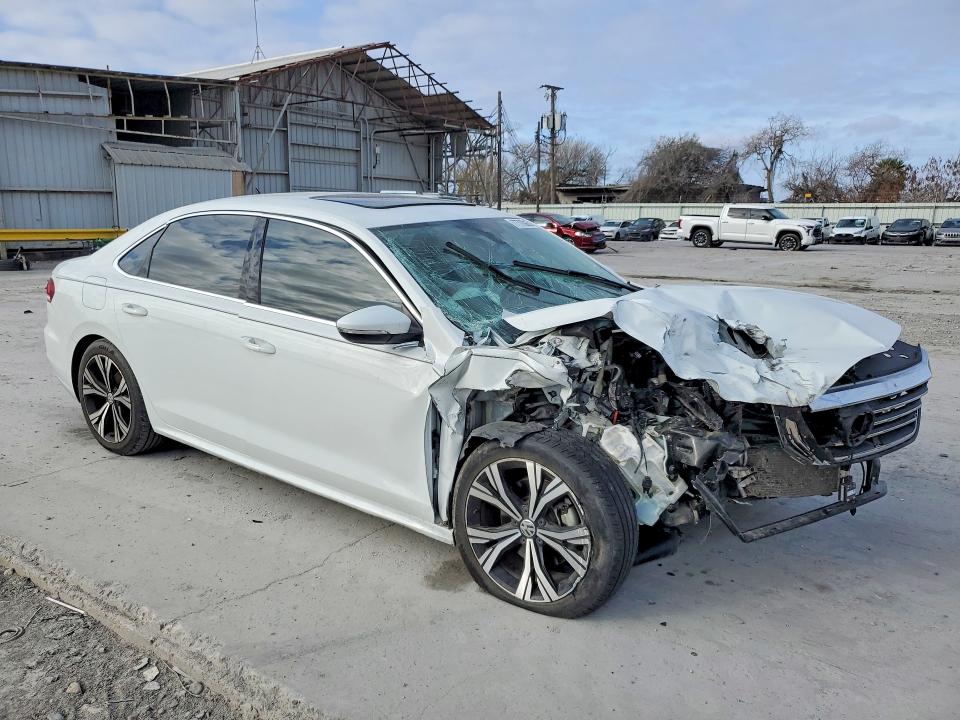 77708005 :رقم المزاد ، 1VWSA7A3XMC018000 vin ، 2021 Volkswagen Passat مزاد بيع