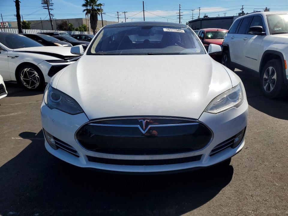 2014 Tesla Model S მანქანა იყიდება აუქციონზე, vin: 5YJSA1H11EFP45275, აუქციონის ნომერი: 78377385