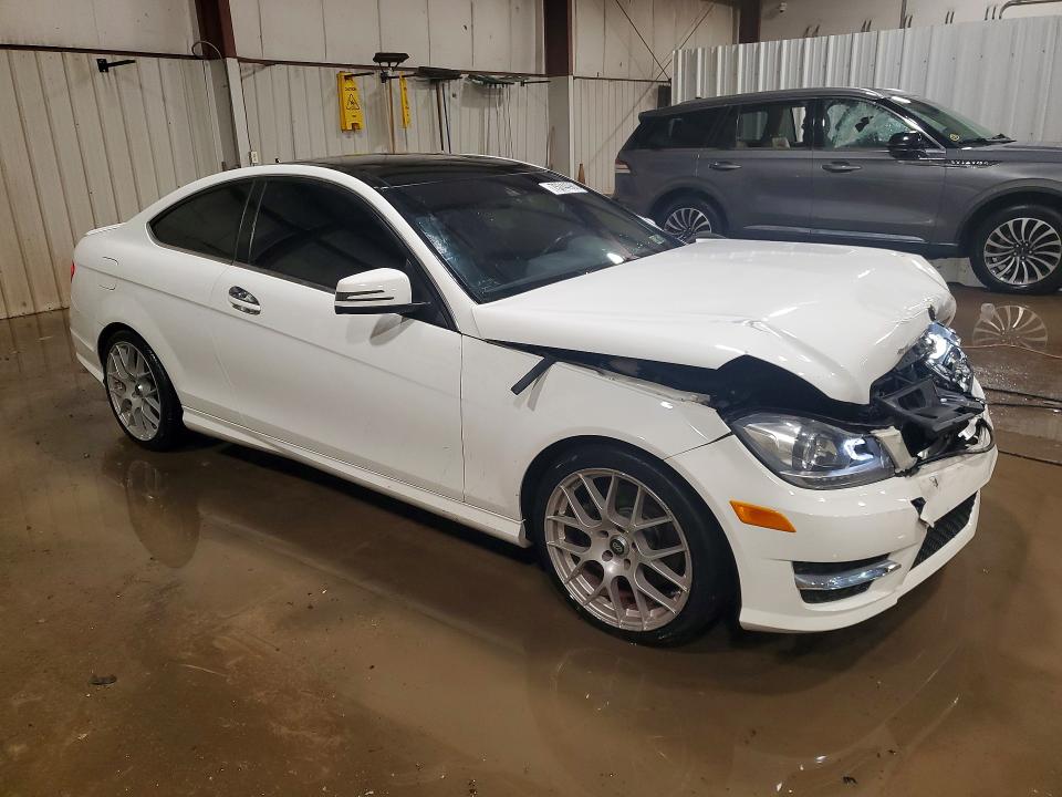 2015 Mercedes-benz C მანქანა იყიდება აუქციონზე, vin: WDDGJ8JB6FG410804, აუქციონის ნომერი: 75744985