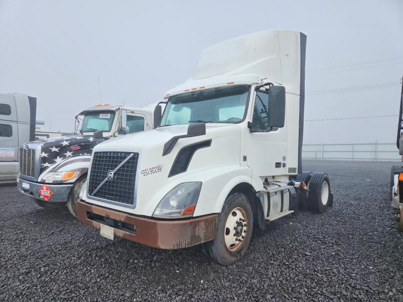 2018 Volvo Vn Vnl მანქანა იყიდება აუქციონზე, vin: 4V4N39EH7JN987933, აუქციონის ნომერი: 86336155