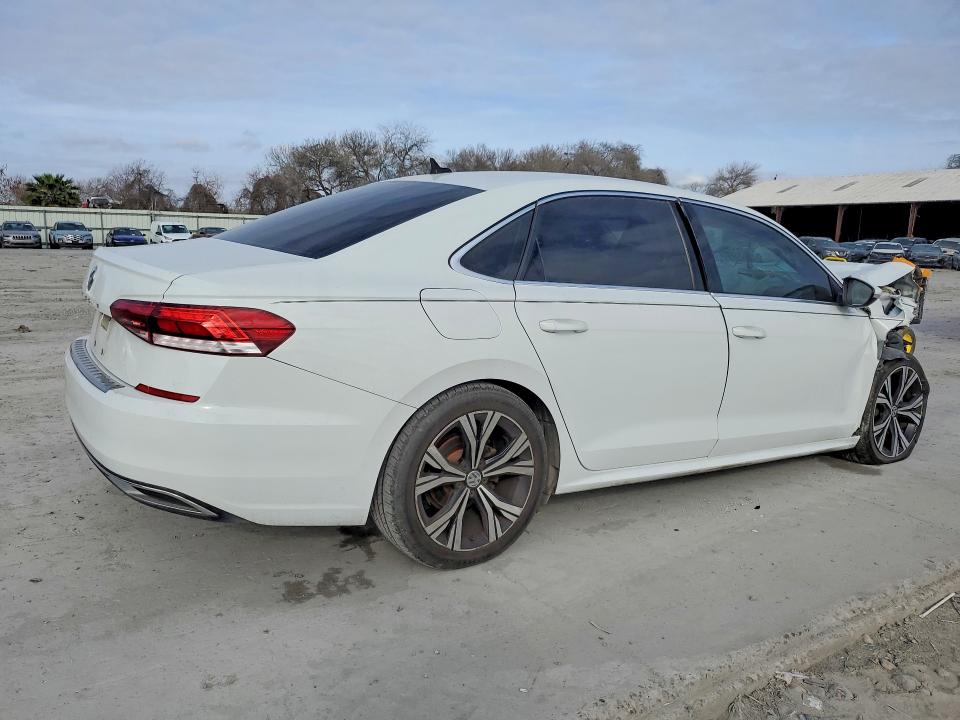 77708005 :رقم المزاد ، 1VWSA7A3XMC018000 vin ، 2021 Volkswagen Passat مزاد بيع