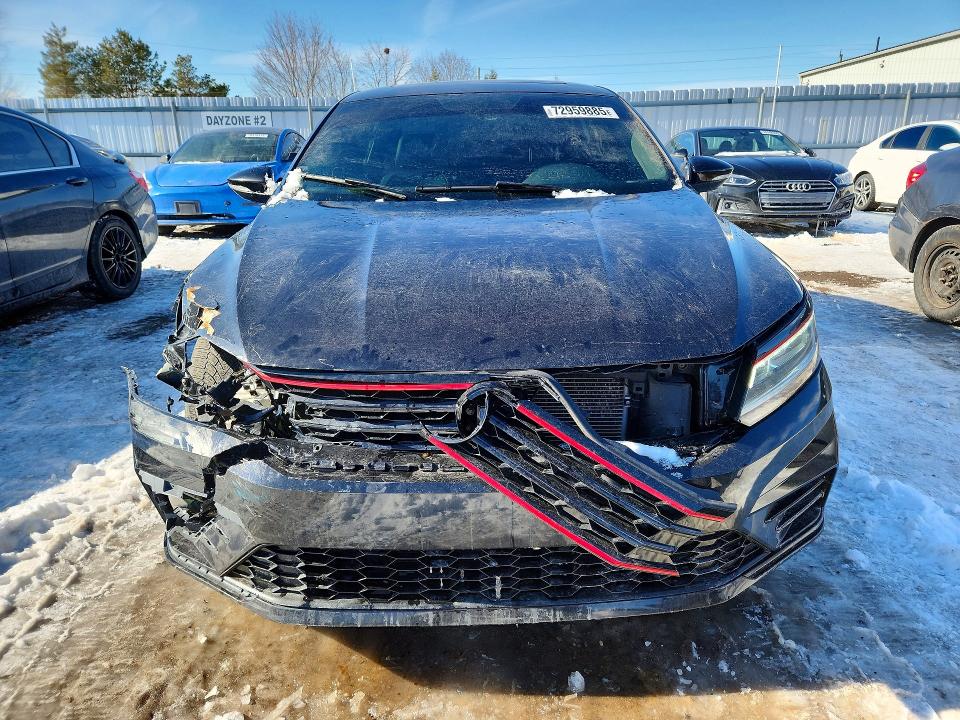72959885 :رقم المزاد ، 1VWJM7A36JC032569 vin ، 2018 Volkswagen Passat مزاد بيع