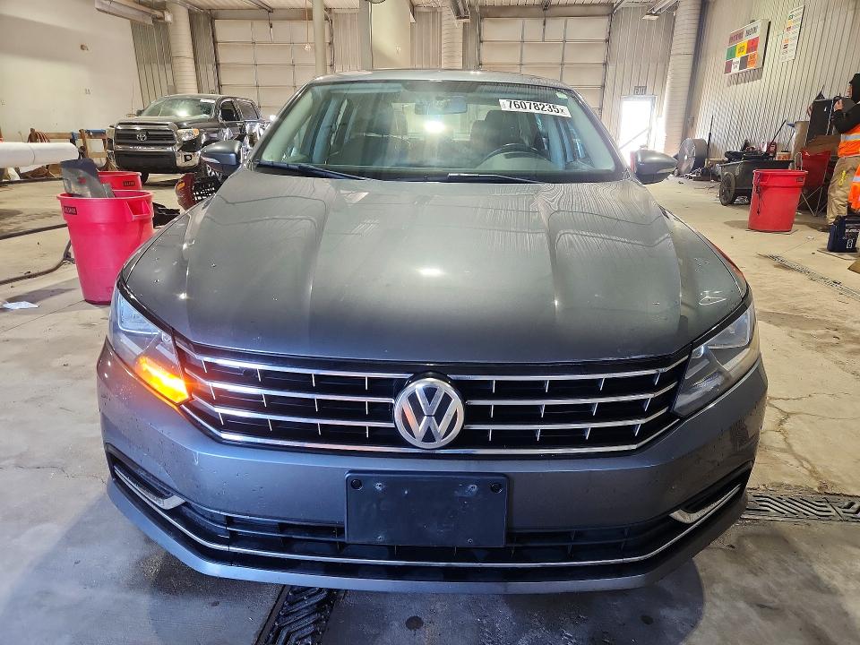76078235 :رقم المزاد ، 1VWBT7A35GC025841 vin ، 2016 Volkswagen Passat Se مزاد بيع