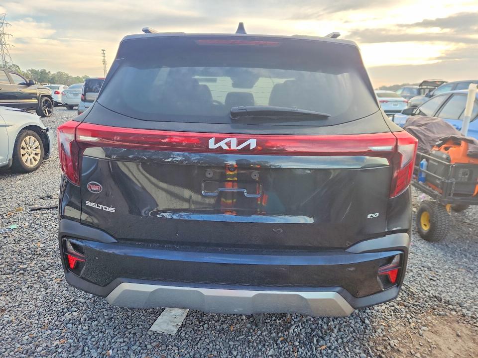 2024 Kia Seltos მანქანა იყიდება აუქციონზე, vin: KNDETCA77R7664603, აუქციონის ნომერი: 77003405