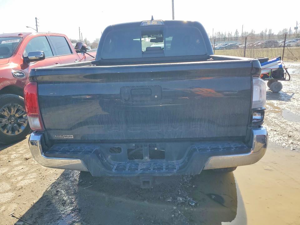Продаж на аукціоні авто 2018 Toyota Tacoma, vin: 5TFCZ5AN0JX132839, номер лоту: 76895915