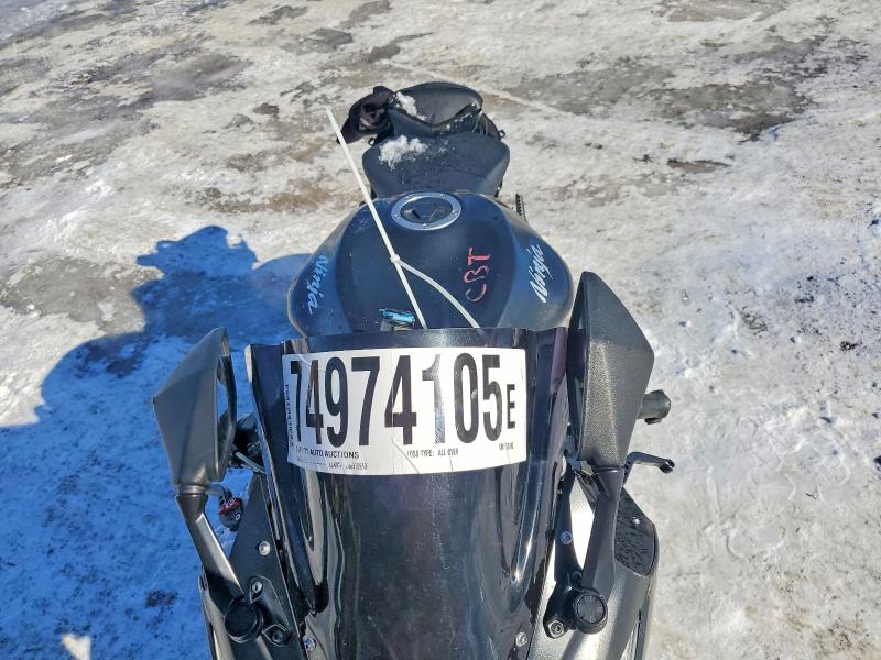74974105 :رقم المزاد ، JKBZXJE13FA016793 vin ، 2015 Kawasaki Zx636 مزاد بيع