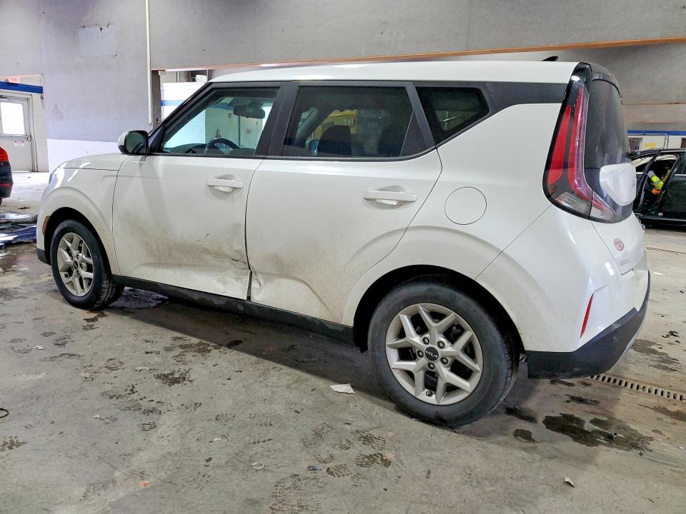 2023 Kia Soul მანქანა იყიდება აუქციონზე, vin: KNDJ23AU8P7856925, აუქციონის ნომერი: 75913405