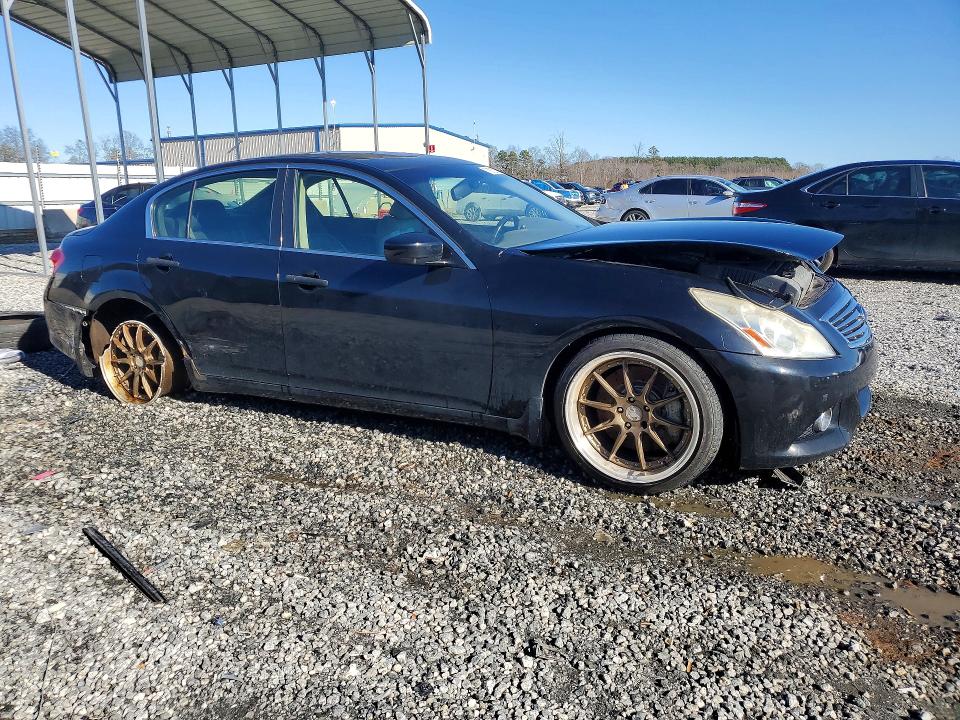 76972385 :رقم المزاد ، JN1CV6AP6FM503565 vin ، 2015 Infiniti Q40 مزاد بيع