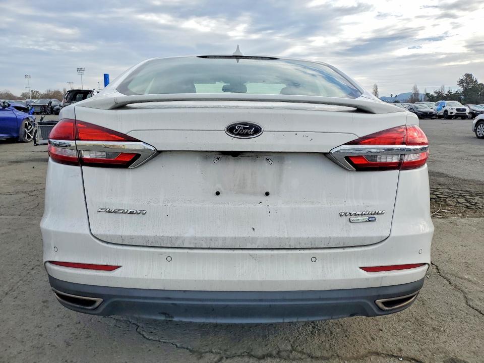 76665585 :رقم المزاد ، 3FA6P0D92LR133528 vin ، 2020 Ford Fusion مزاد بيع
