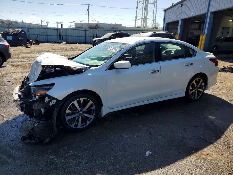 77822315 :رقم المزاد ، 1N4AL3AP5HC492890 vin ، 2017 Nissan Altima مزاد بيع