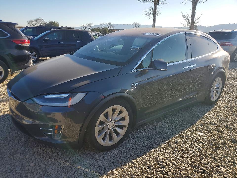 Продажа на аукционе авто 2016 Tesla Model X, vin: 5YJXCAE24GF017840, номер лота: 74421775