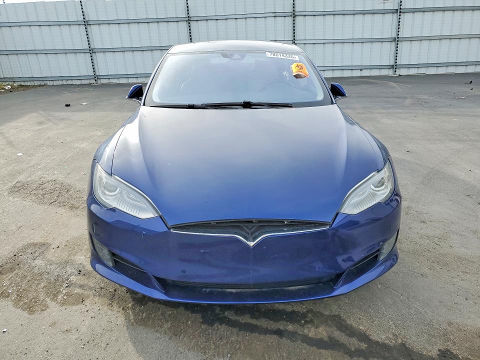 2015 Tesla Model S მანქანა იყიდება აუქციონზე, vin: 5YJSA1E20FF103984, აუქციონის ნომერი: 78514335
