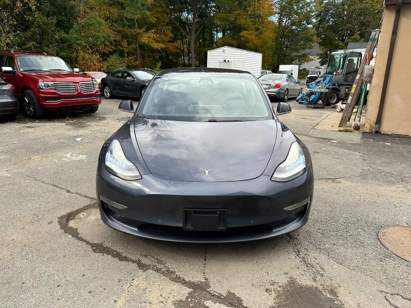 75960895 :رقم المزاد ، 5YJ3E1EB1JF119421 vin ، 2018 Tesla Model 3 مزاد بيع