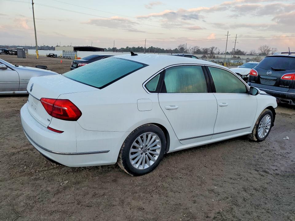 Продажа на аукционе авто 2016 Volkswagen Passat, vin: 1VWBS7A39GC023822, номер лота: 77046155