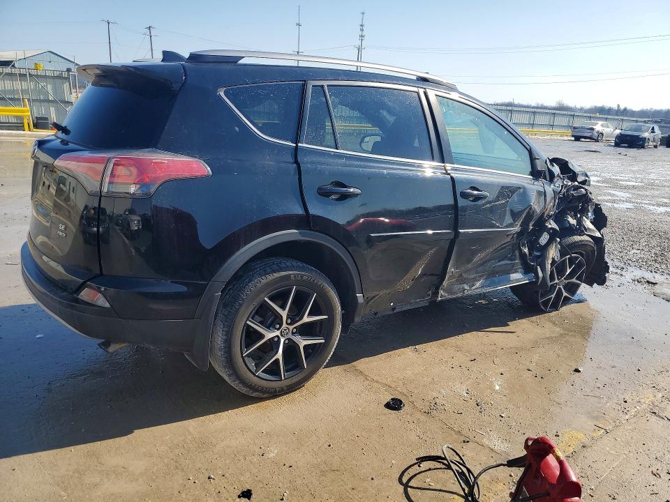 Продажа на аукционе авто 2018 Toyota Rav4, vin: 2T3JFREV0JW806526, номер лота: 76639975