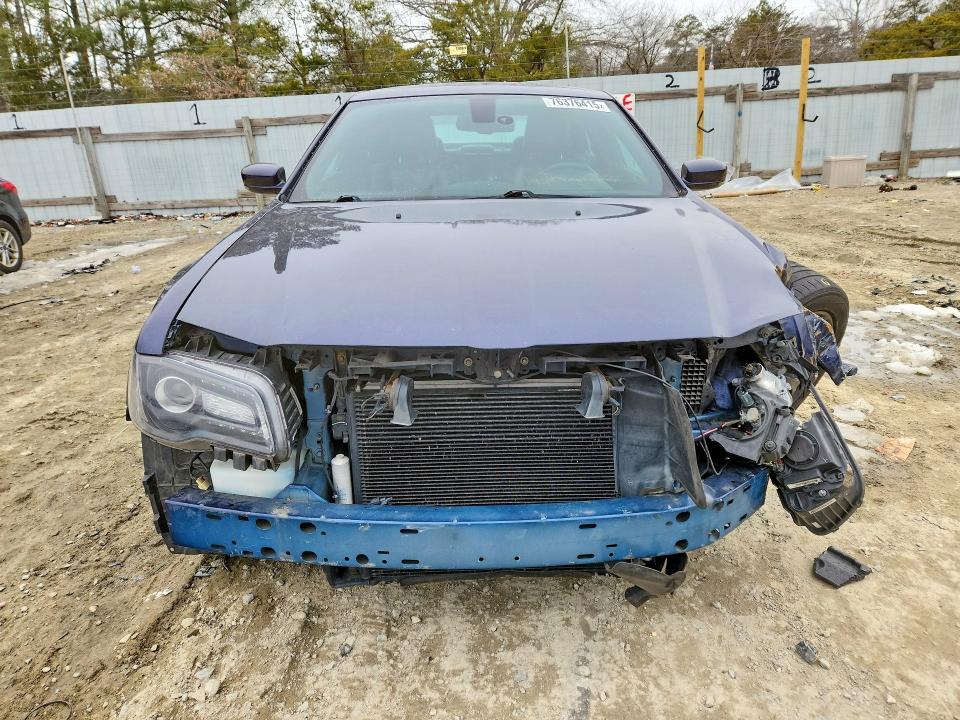 Продаж на аукціоні авто 2015 Chrysler 300, vin: 2C3CCABG6FH921622, номер лоту: 76376415
