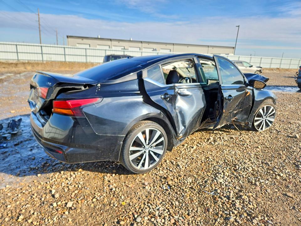 76367805 :رقم المزاد ، 1N4BL4CW4KN318741 vin ، 2019 Nissan Altima مزاد بيع
