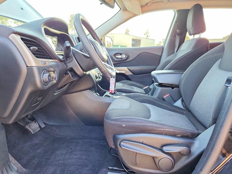 78170805 :رقم المزاد ، 1C4PJLCB9JD538829 vin ، 2018 Jeep Cherokee مزاد بيع