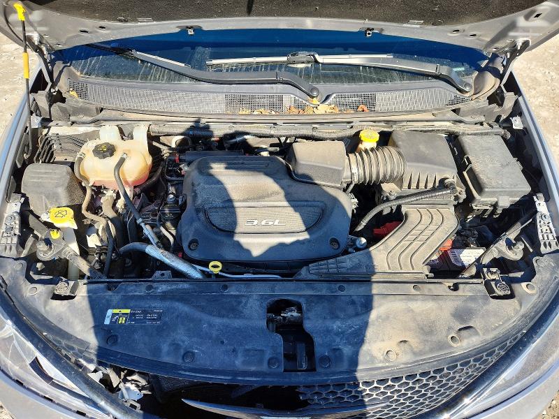 79387605 :رقم المزاد ، 2C4RC1FG4JR198209 vin ، 2018 Chrysler Pacifica مزاد بيع