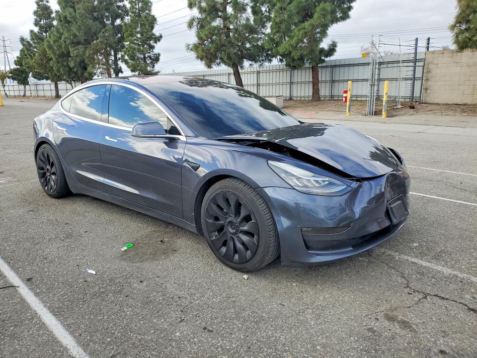 Продажа на аукционе авто 2018 Tesla Model 3, vin: 5YJ3E1EAXJF025660, номер лота: 76992475