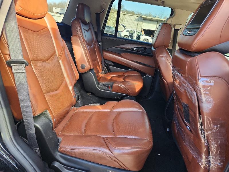 77011785 :رقم المزاد ، 1GYS3BKJ4JR277873 vin ، 2018 Cadillac Escalade مزاد بيع