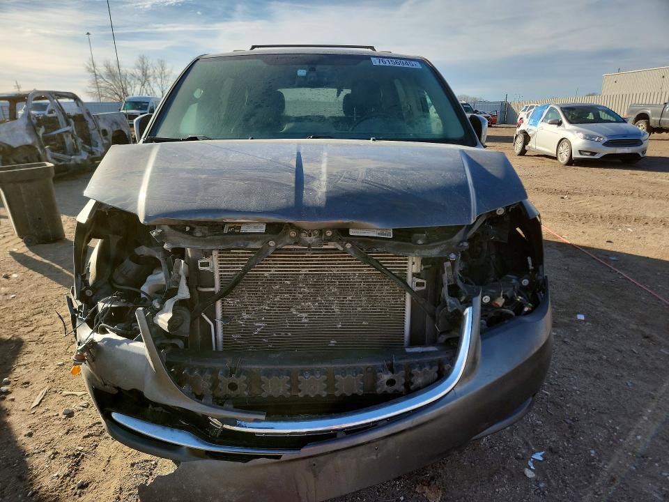 Продажа на аукционе авто 2015 Chrysler Town & Country, vin: 2C4RC1CGXFR674118, номер лота: 76156945