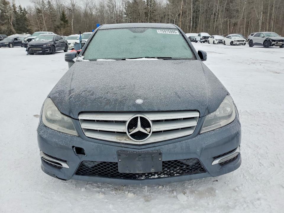 2013 Mercedes-benz C 300 4mat მანქანა იყიდება აუქციონზე, vin: WDDGF8AB7DA829116, აუქციონის ნომერი: 75975995
