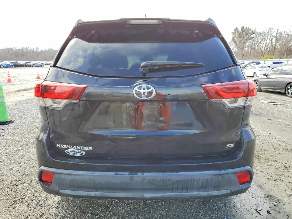 Продажа на аукционе авто 2019 Toyota Highlander, vin: 5TDKZRFH0KS359414, номер лота: 77655295
