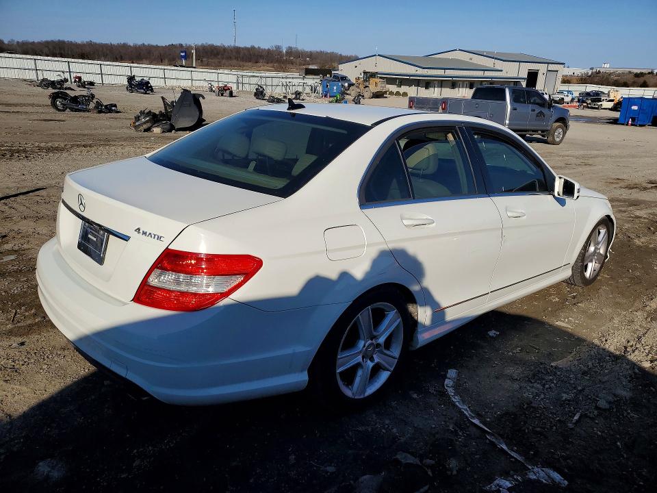 2011 Mercedes-benz C მანქანა იყიდება აუქციონზე, vin: WDDGF8BB3BR183294, აუქციონის ნომერი: 74575845
