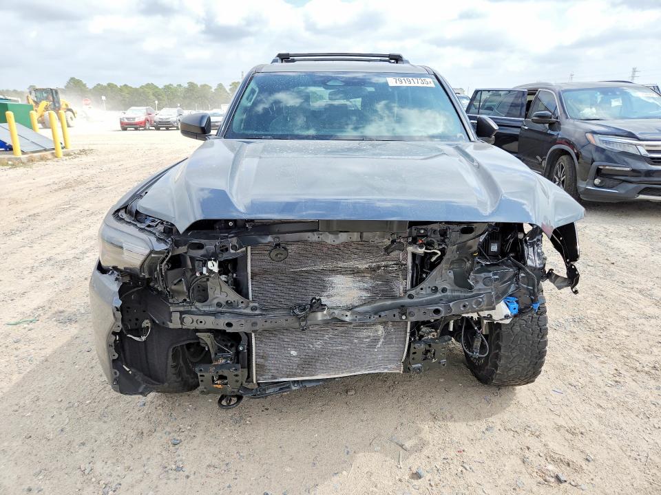 79191735 :رقم المزاد ، JTEVA5AR3S5005062 vin ، 2025 Toyota 4runner مزاد بيع